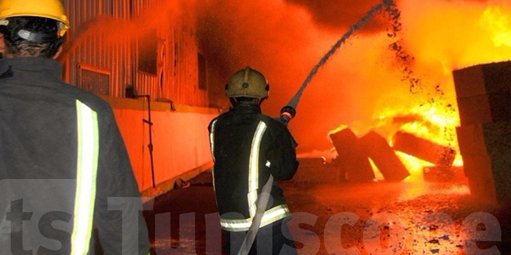  إخماد حريق نشب بأحد محولات محطة تحويل الكهرباء ببنزرت   